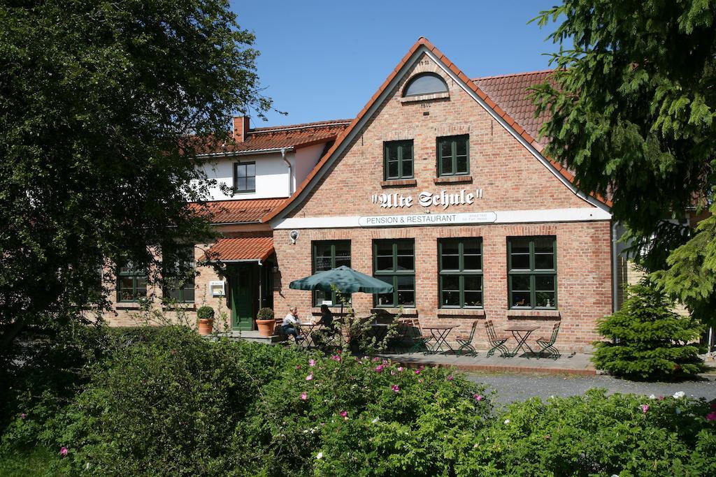 Pension & Restaurant "Alte Schule" Kluis Exterior foto